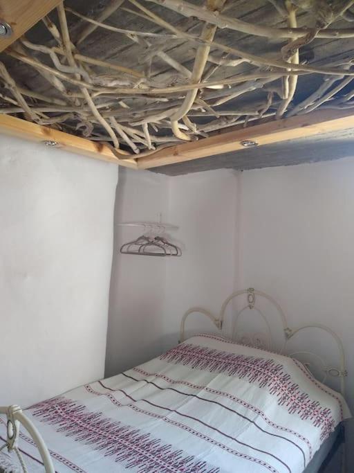 The Village House Kerames ภายนอก รูปภาพ