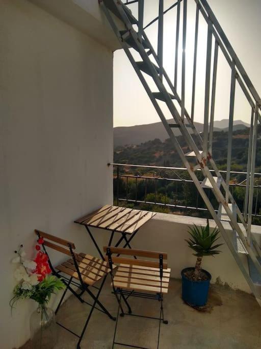 The Village House Kerames ภายนอก รูปภาพ