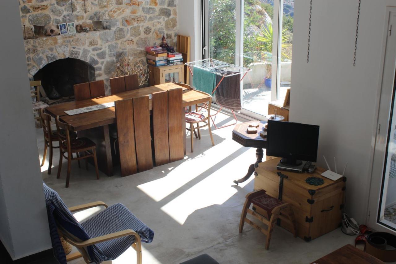 The Village House Kerames ภายนอก รูปภาพ